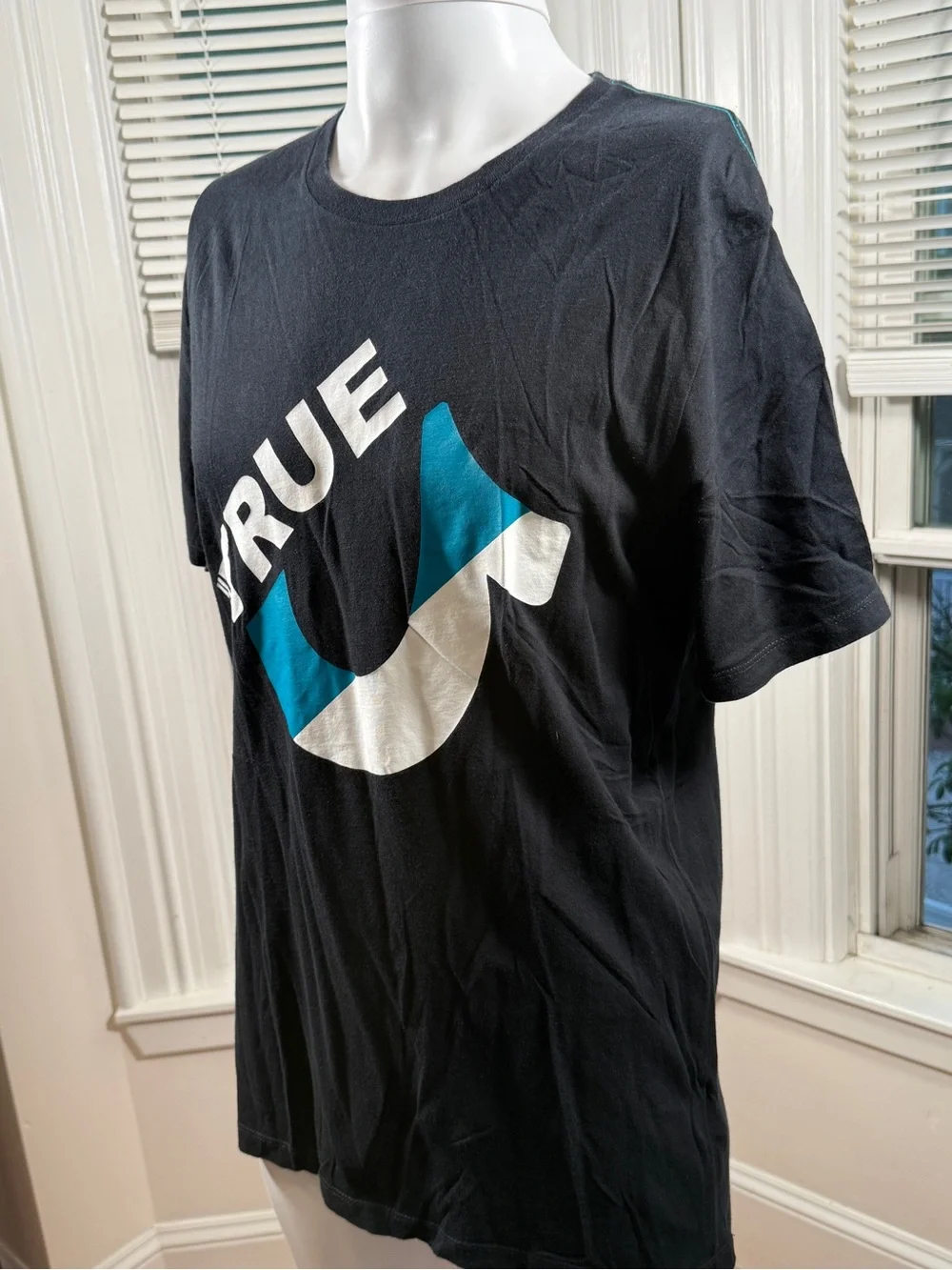 True Religion Black Logo Graphic T Shirt Men’s Medium Streetwear Tee